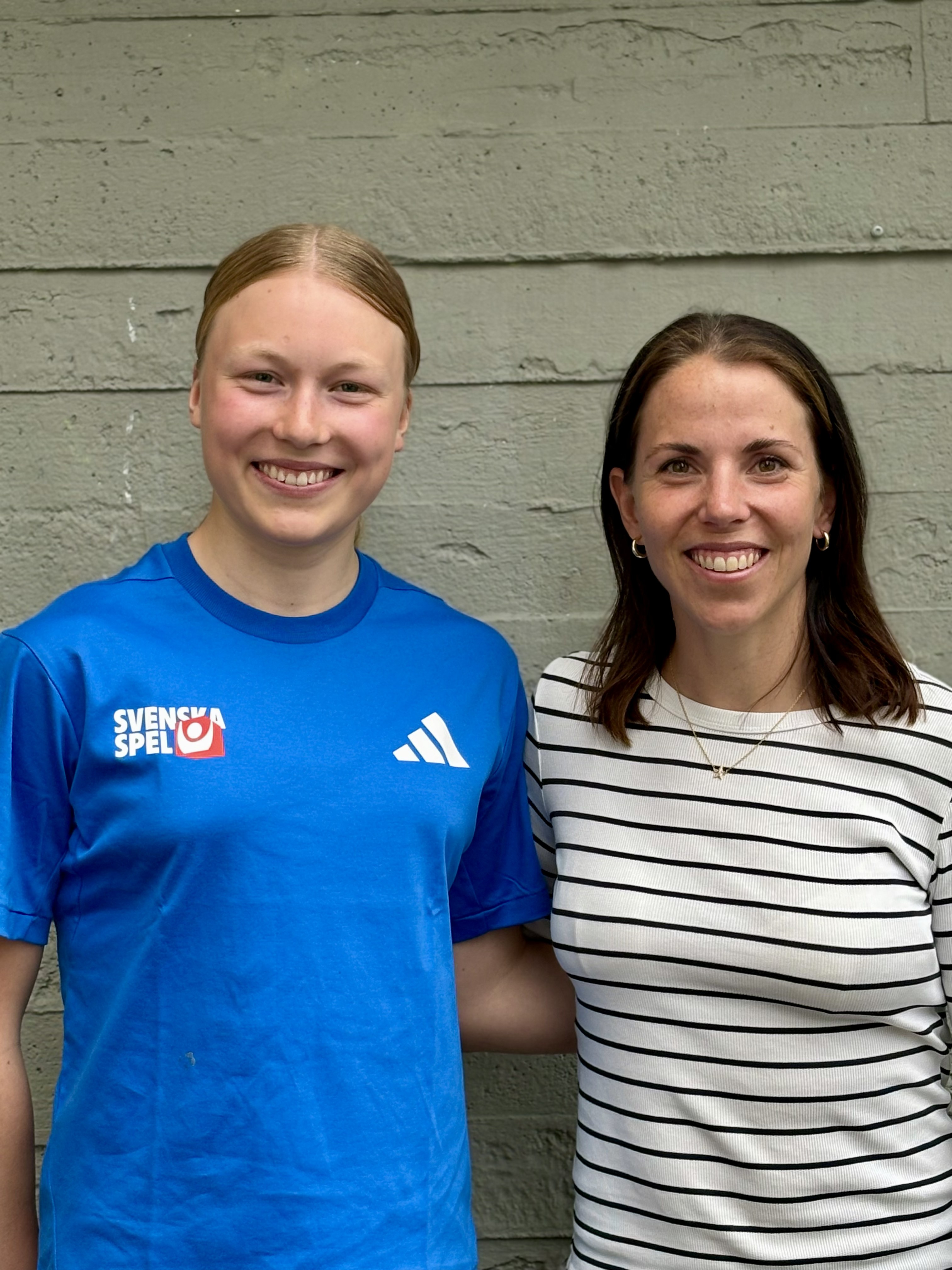 Elvira Niva och Charlotte Kalla